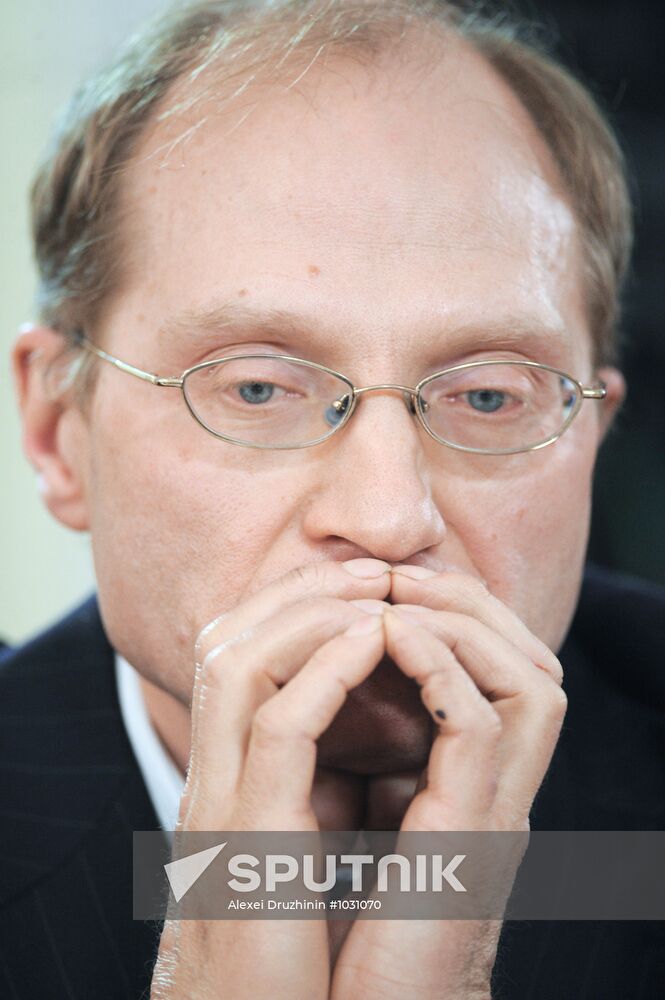 Vladimir Putin meets with political analysts at Novo-Ogaryovo