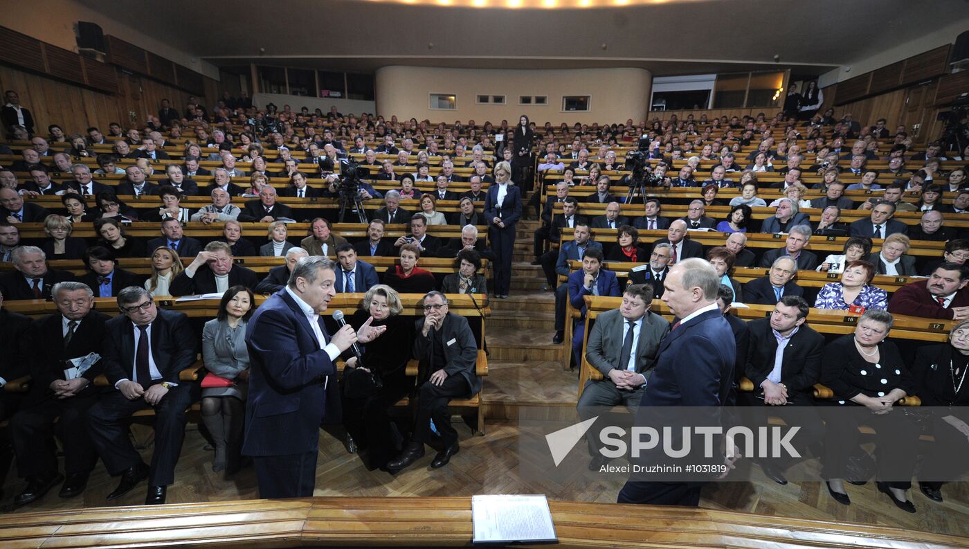 Vladimir Putin meets with his authorized representatives