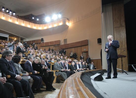 Vladimir Putin meets with his authorized representatives