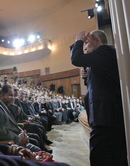 Vladimir Putin meets with his authorized representatives