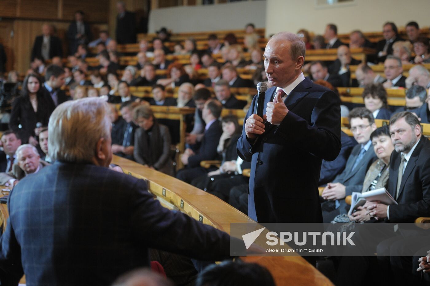 Vladimir Putin meets with his authorized representatives