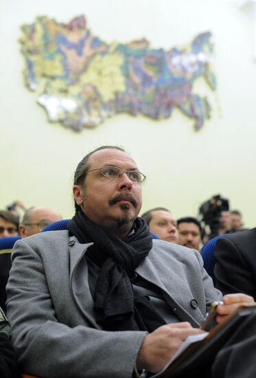 Sergei Mironov meets with authorized representatives
