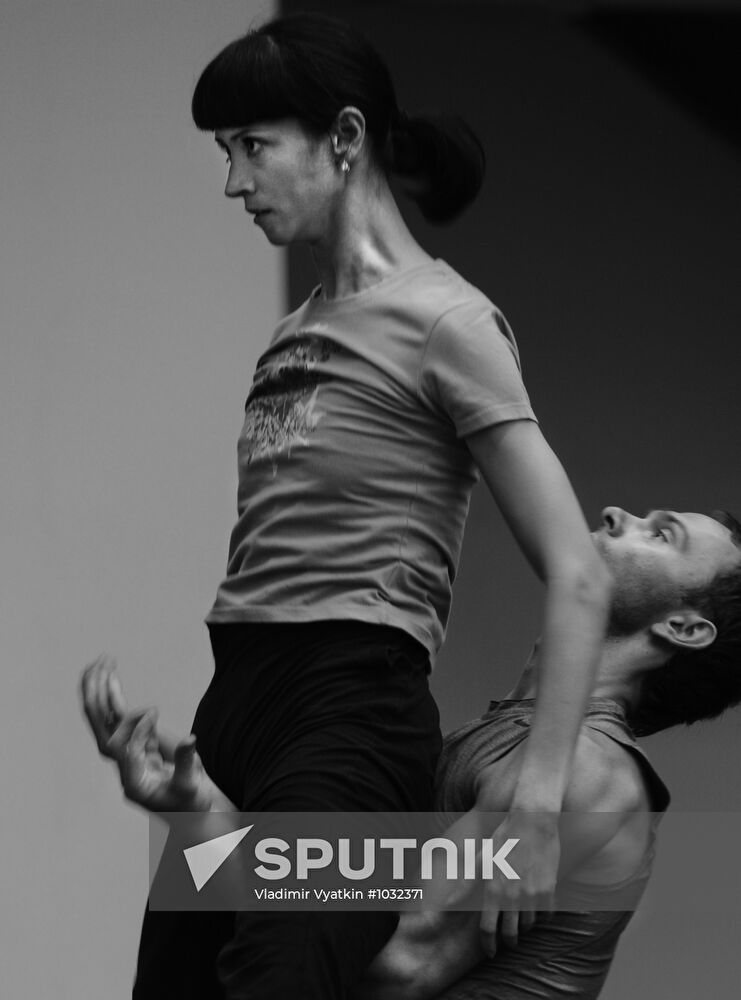 World ballet dancers rehearse in Moscow