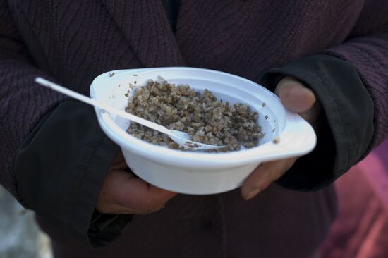 Distributing food to the homeless