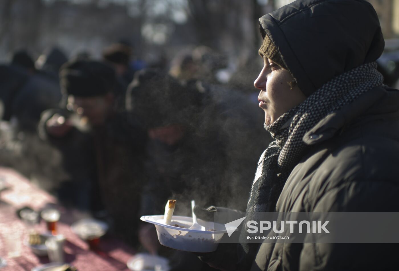 Distributing food to the homeless