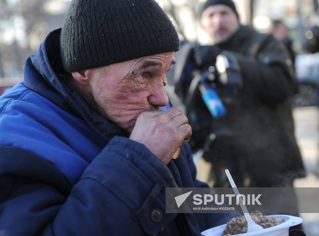 Distributing food to the homeless