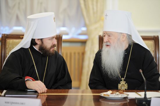 Vladimir Putin meets with representatives of traditional faiths