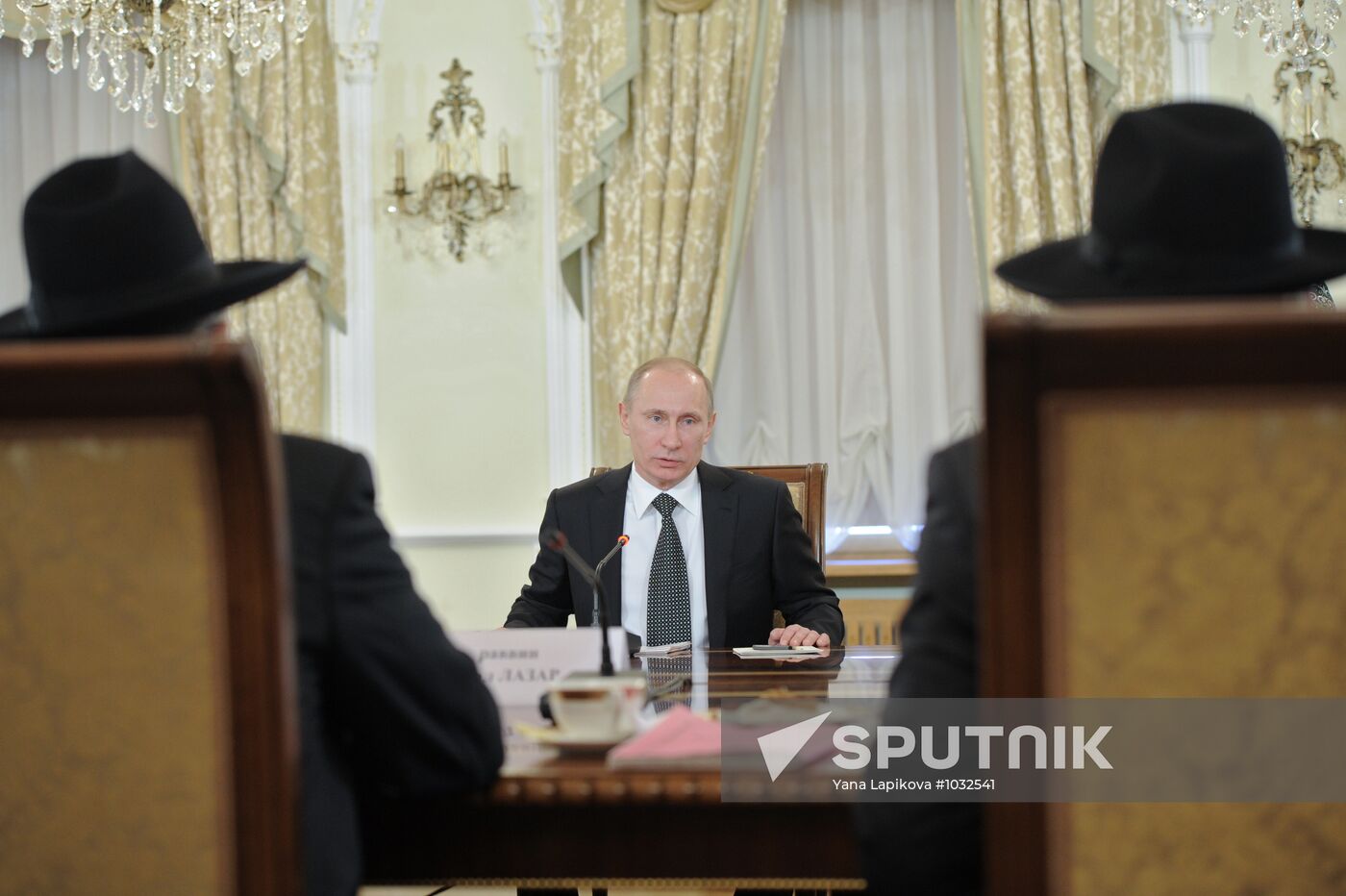 Putin meets with representatives of Russia's dominant religions