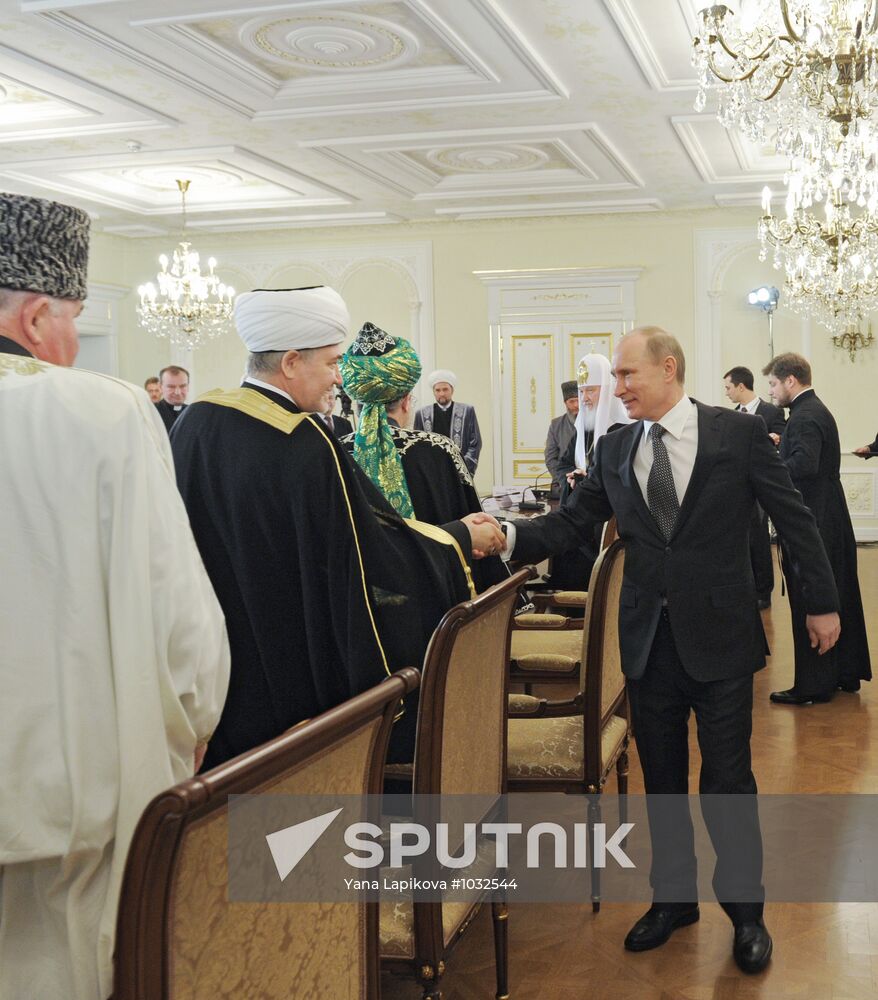 Putin meets with representatives of Russia's dominant religions