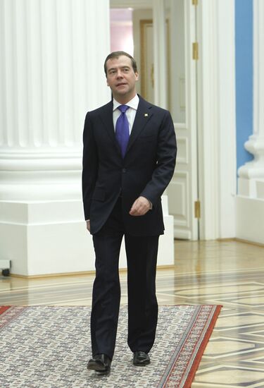 Dmitry Medvedev presents presidential awards to young scientists