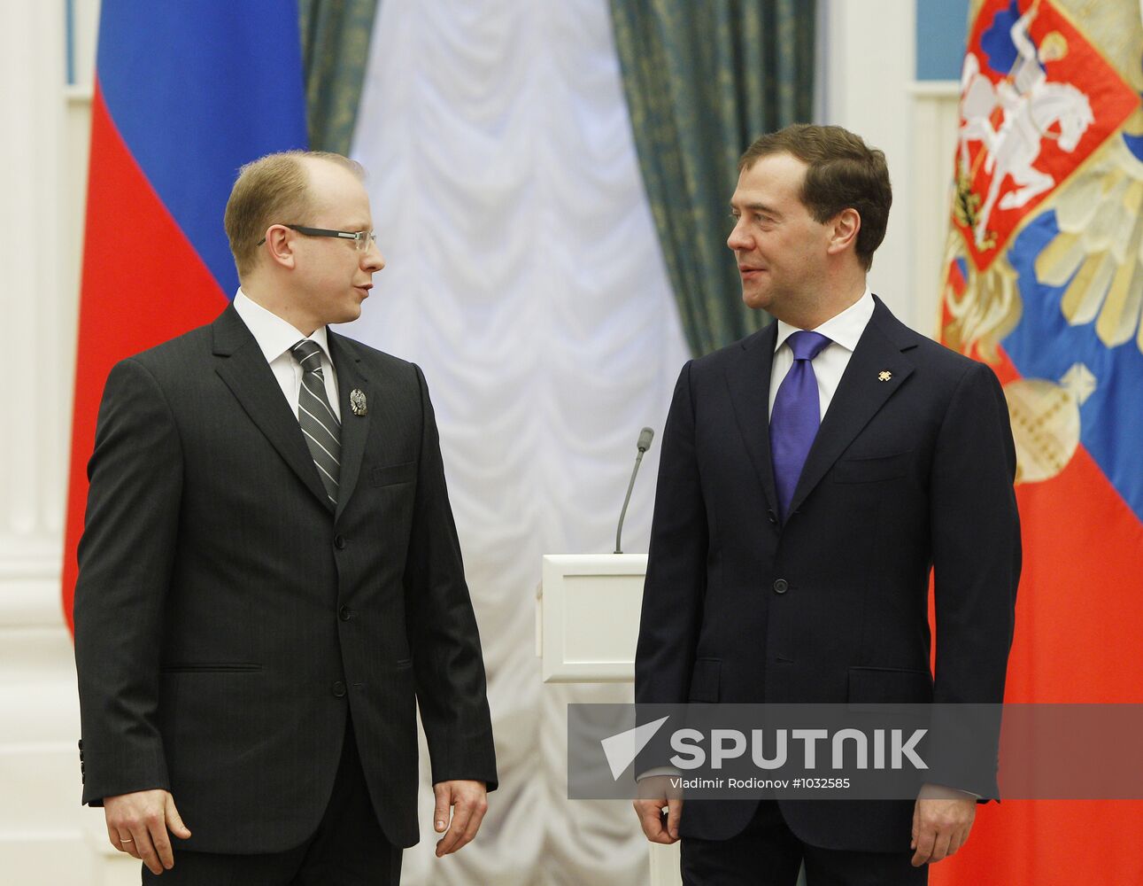 Dmitry Medvedev presents presidential awards to young scientists