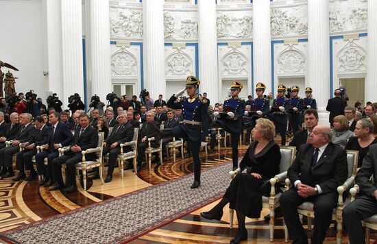 Dmitry Medvedev presents presidential awards to young scientists