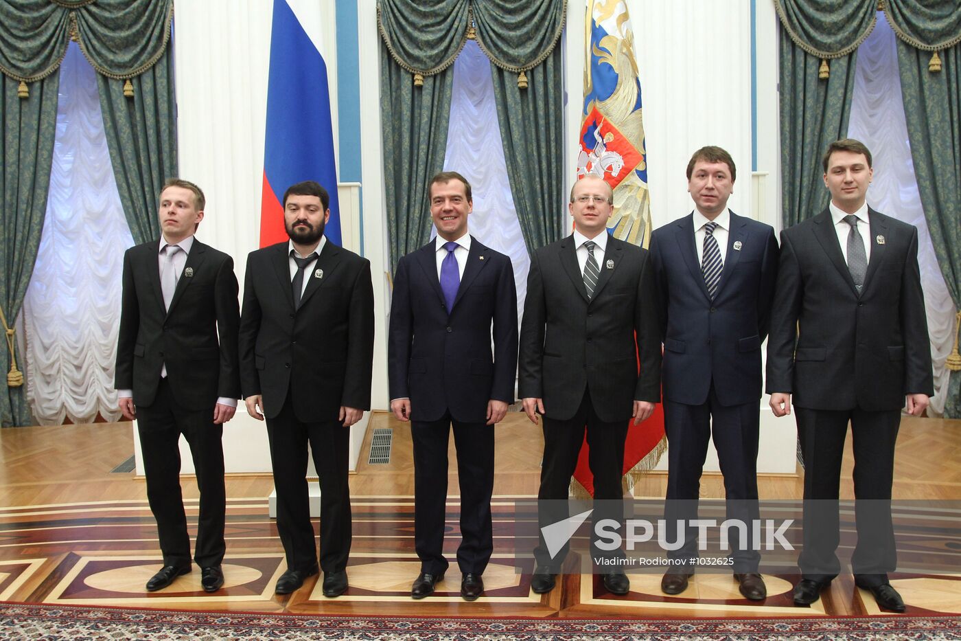 Dmitry Medvedev presents presidential awards to young scientists