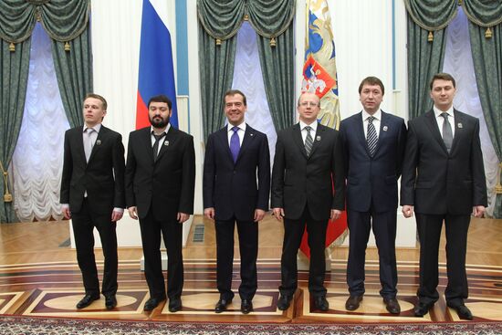 Dmitry Medvedev presents presidential awards to young scientists
