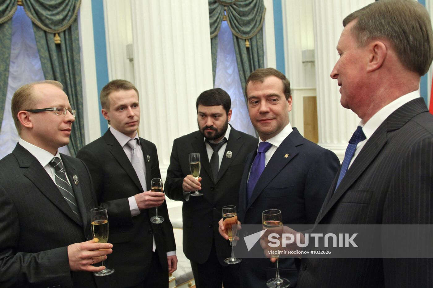 Dmitry Medvedev presents presidential awards to young scientists