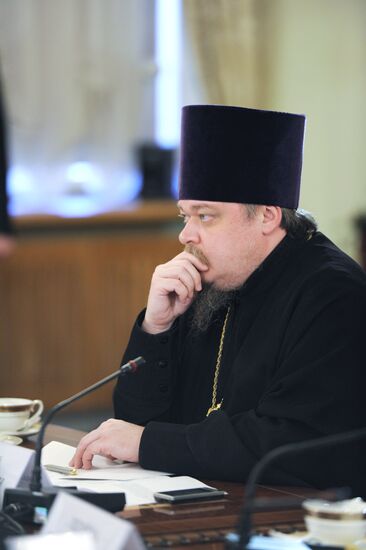 Vladimir Putin meets with representatives of traditional faiths