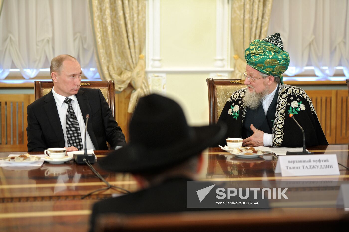 Vladimir Putin meets with representatives of traditional faiths