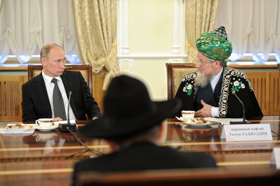 Vladimir Putin meets with representatives of traditional faiths