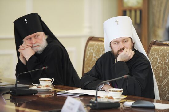 Vladimir Putin meets with representatives of traditional faiths