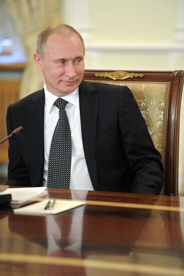 Vladimir Putin meets with representatives of traditional faiths