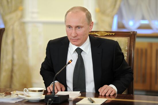 Vladimir Putin meets with representatives of traditional faiths