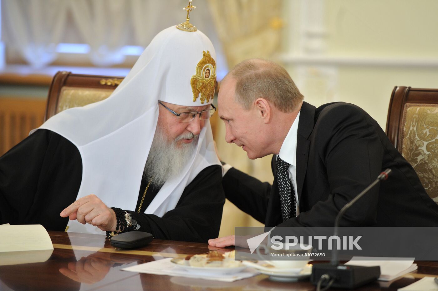 Vladimir Putin meets with representatives of traditional faiths