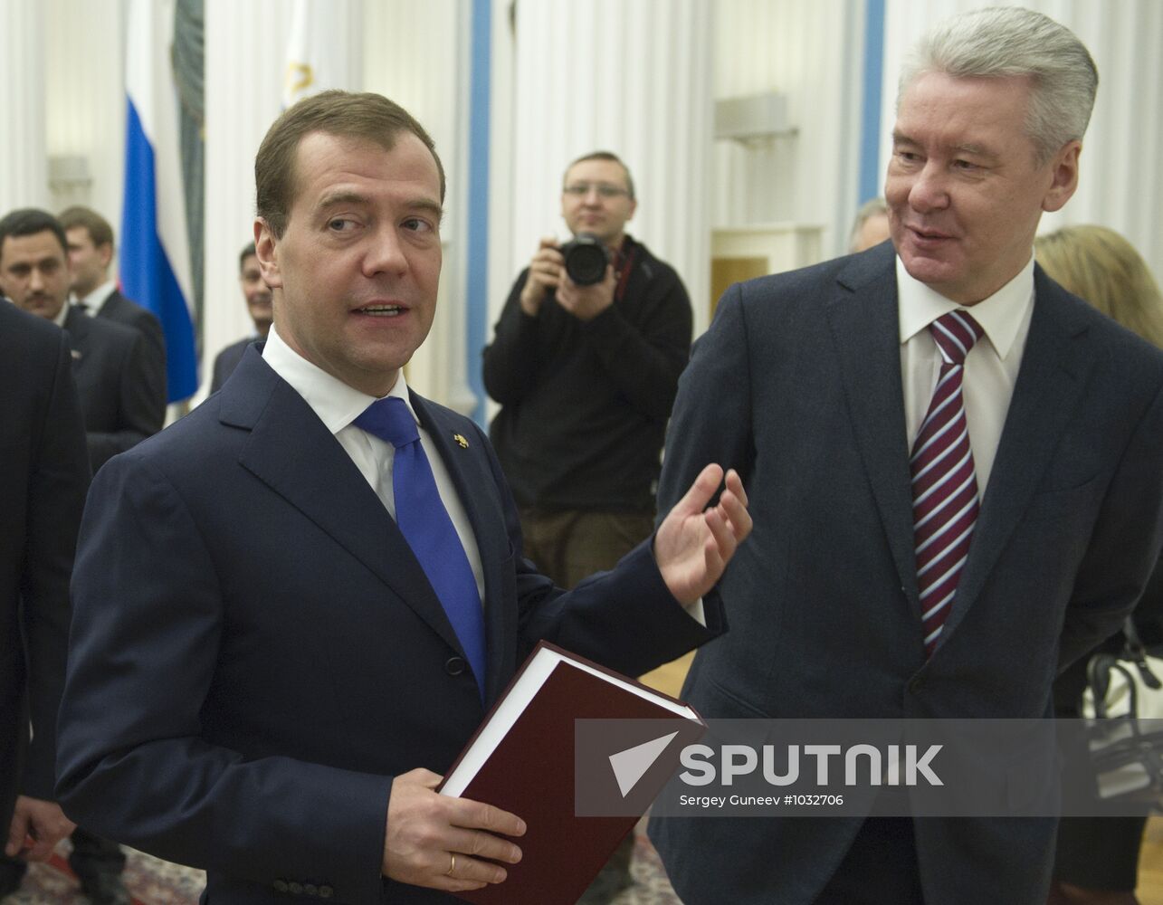 Dmitry Medvedev presents presidential awards to young scientists