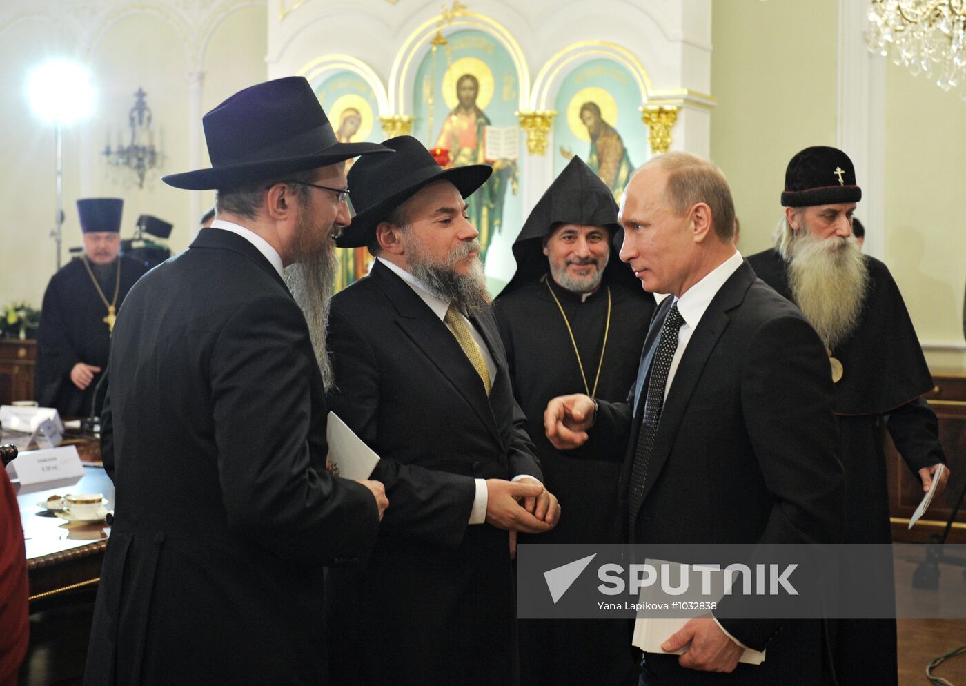Vladimir Putin meets with representatives of traditional faiths