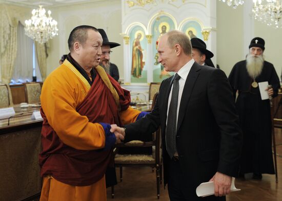 Vladimir Putin meets with representatives of traditional faiths