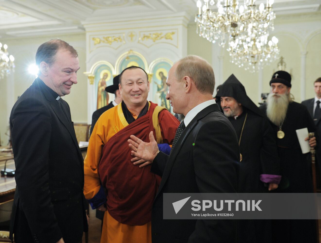 Vladimir Putin meets with representatives of traditional faiths