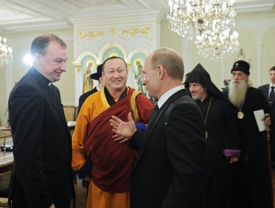 Vladimir Putin meets with representatives of traditional faiths