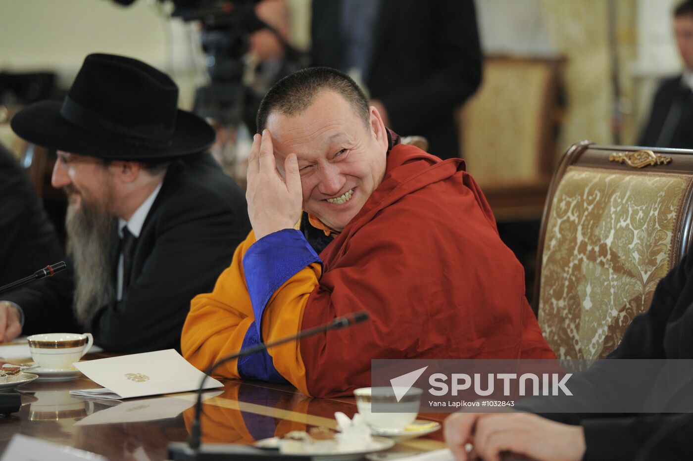 Vladimir Putin meets with representatives of traditional faiths
