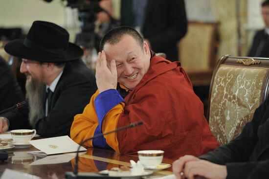 Vladimir Putin meets with representatives of traditional faiths