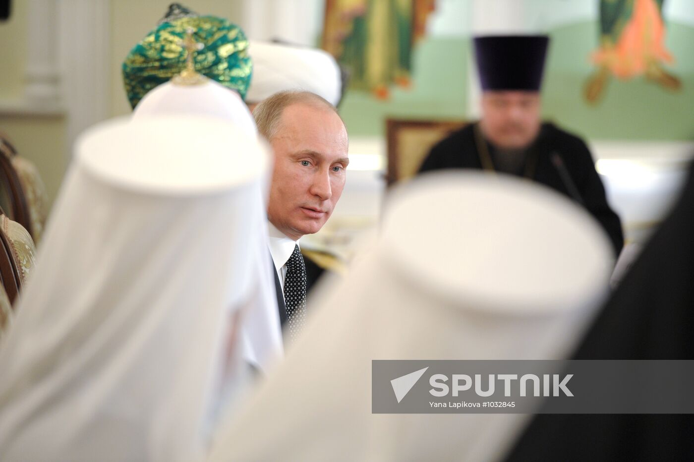 Vladimir Putin meets with representatives of traditional faiths