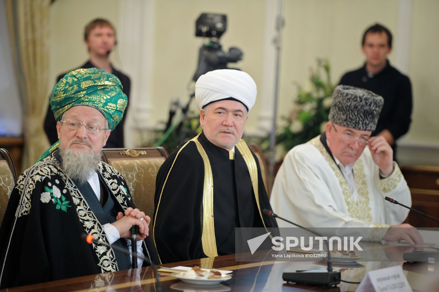 Vladimir Putin meets with representatives of traditional faiths