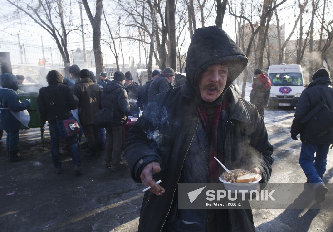 Distributing food to the homeless