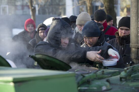 Distributing food to the homeless