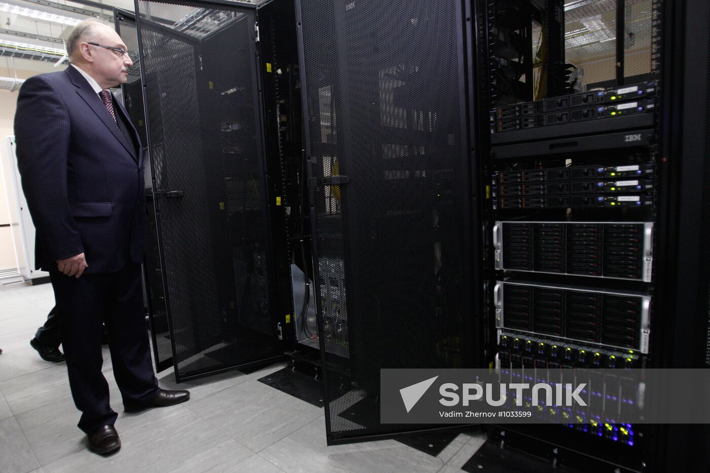 Installing equipment at polling station in St. Petersburg