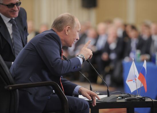 Vladimir Putin attends 19th RUIE conference in Moscow