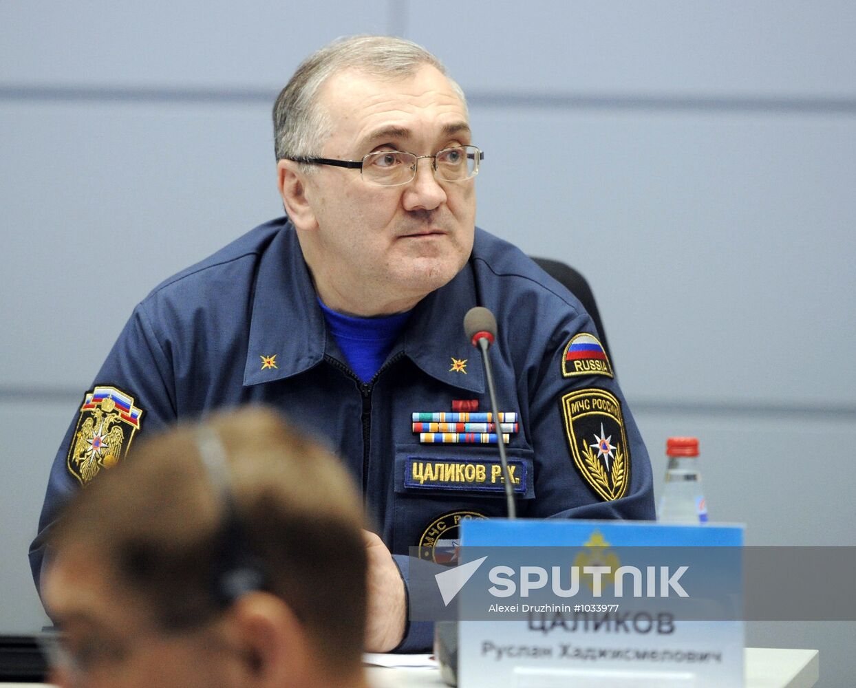 Vladimir Putin visits MChS Crisis Situation Management Center