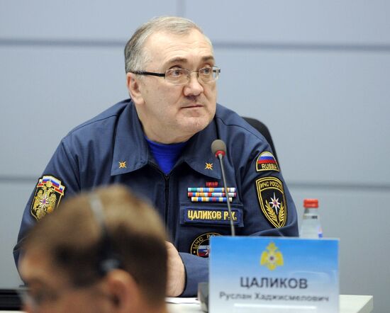 Vladimir Putin visits MChS Crisis Situation Management Center