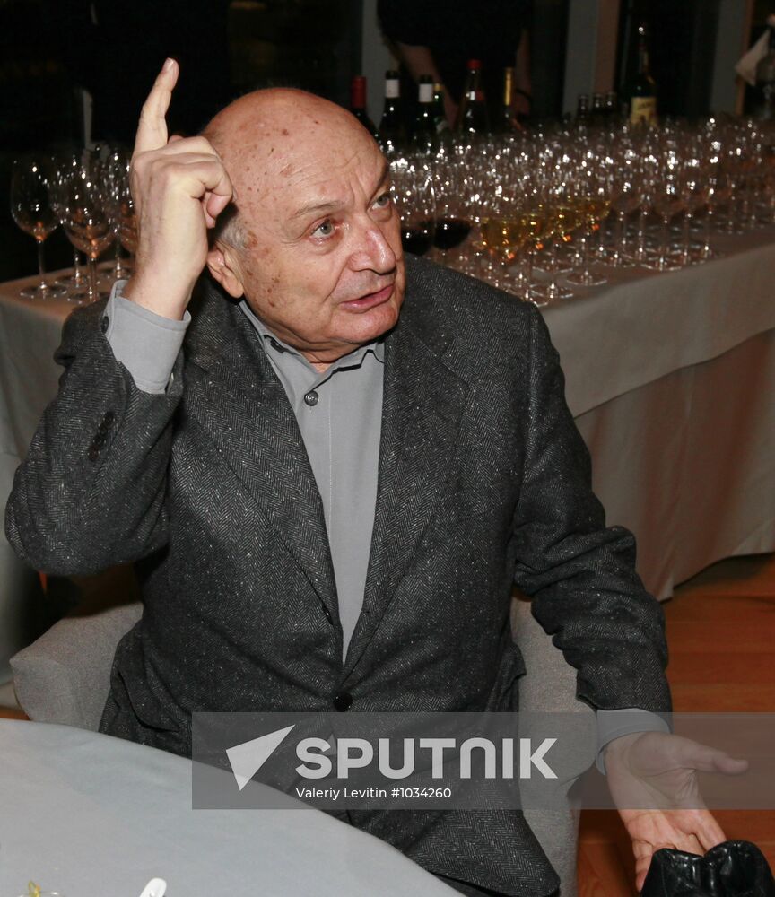 Party to mark opening of Reka club