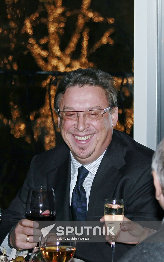 Party to mark opening of Reka club