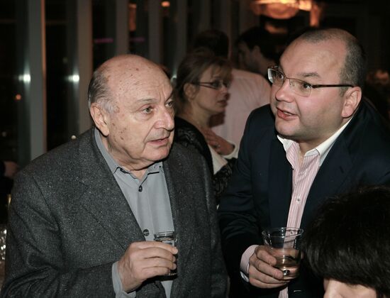 Party to mark opening of Reka club