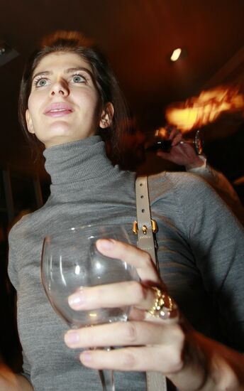 Party to mark opening of Reka club