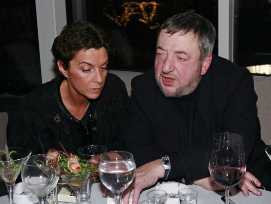 Party to mark opening of Reka club