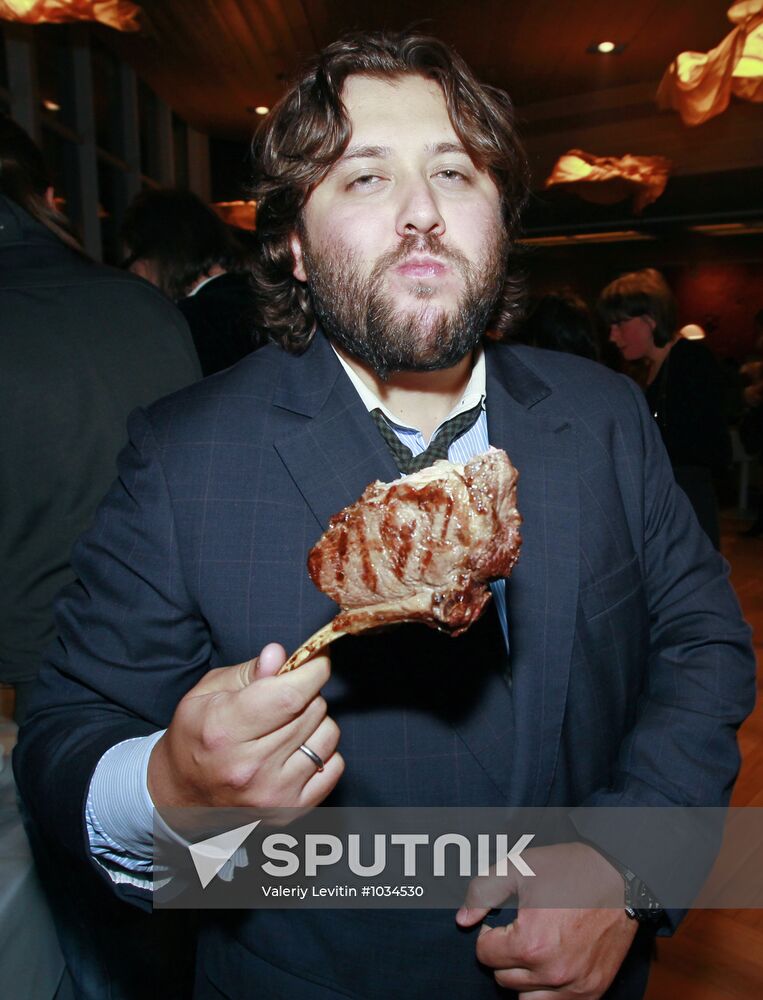 Party to mark opening of Reka club