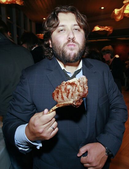 Party to mark opening of Reka club