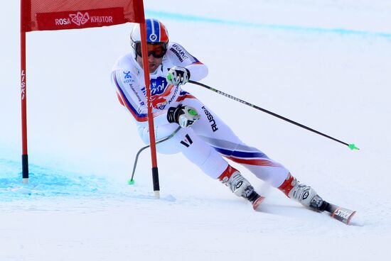 Alpine Skiing. FSI Ski World Cup. Men's downhill