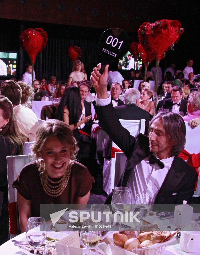 Natalya Vodyanova's Warm Reception charity evening